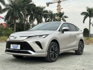 Toyota Venza Sedán 2023, Nuevo, Gasolina y Eléctrico, Interior Oscuro con Detalles Claros - Product Image 5