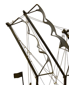 Modèle de bateau en laiton moderne avec base en bois, décoration suspendue nautique et maritime, objet de collection pour les plus de 14 ans, Tajdaar - Product Image 3