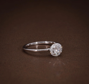 แหวนหมั้นเพชรเงินแท้ทรงหรูหรา ได้รับการรับรองจาก IGI เหมาะสำหรับงานแต่งงาน วันครบรอบ และเป็นของขวัญสำหรับงานปาร์ตี้ - Product Image 3