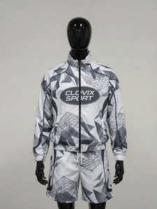 Chaqueta Cortavientos Sublimada con Logotipo Personalizado CLOVIX SPORTS y Pantalones Cortos Deportivos a Juego - Product Image 2