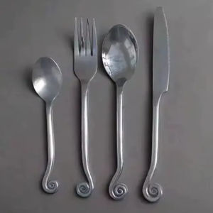 Juego de Cubiertos de Acero Inoxidable con Aspecto Antiguo, Juego de Cubiertos Plateados, Diseño Moderno, Cubiertos de Alta Calidad con Acabado Espejo - Product Image 1