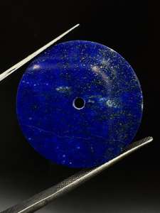 Lapislázuli Natural, Corte Plano, Color Azul, Tamaño 24.50mm, Grosor 1.50mm, Orificio Central 2mm, Esfera Suelta, Clásica, Elegante, Vintage, Reloj de Lujo - Product Image 5