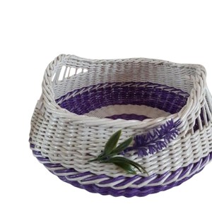 Panier en rotin blanc et violet polyvalent avec détails floraux, tissé à la main, bac de rangement décoratif pour la décoration intérieure - Product Image 3