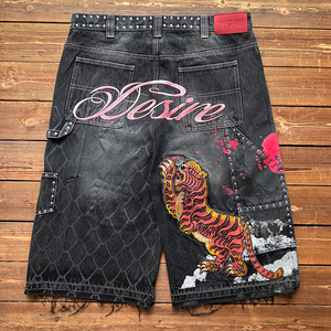 Pantalones Cortos de Mezclilla Negros Bordados para Hombre, Estilo Chino con Diseño Floral de Dragón, Cintura Media, Bajo sin Rematar, Look Urbano - Product Image 2