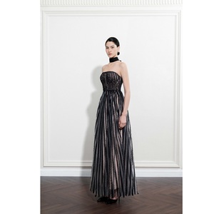 พร้อมส่ง ชุดเดรสลำลองทันสมัย ODM CELESTIAL STRIPES GOWN DRESS ทรงเอไลน์ สายเดี่ยว ขายส่ง ผ้าไหมเนื้อนุ่ม ระบายอากาศได้ดี ชุดเดรสผู้หญิง - Product Image 3