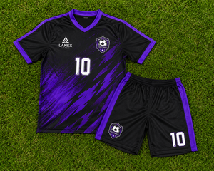 Conjunto de Uniforme de Fútbol Sublimado Personalizado con Camiseta, Pantalones Cortos y Calcetines, Color Negro y Morado, Cuello en V, Ropa Deportiva de Equipo con Nombre y Número - Product Image 6