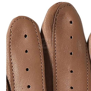 ถุงมือขับรถแบบคลาสสิกที่มีวัสดุที่ยืดหยุ่นและระบายอากาศได้ดี ให้ความกระชับสบาย ยึดเกาะได้ดี และดูมีสไตล์ - Product Image 4