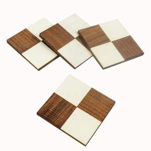 Sous-verre carré en bois et os, motif rayé, couleur marron/crème - Product Image 1