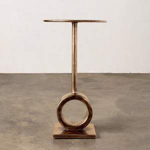 Luxury Metal <b>Side</b> <b>Table</b> With <b>Gold</b> Finish And Elegant Form For Sophisticated Home Styling - Product Image 6