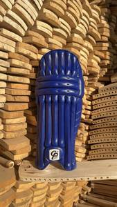 อุปกรณ์ป้องกันขาสำหรับตีคริกเก็ต CP Sports Professional PU Leather รุ่น Royal Blue แบบมีแผ่นรอง สำหรับมือขวา/ซ้าย เหมาะสำหรับการฝึกซ้อมในสโมสร - Product Image 2