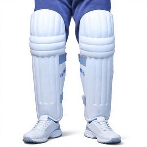 Éditions Internationales pour Joueurs : Kit Complet de Protection Optimale pour le Batting, comprenant des Protège-tibias, des Gants et un Bat de Cricket en Saule Anglais - Product Image 3
