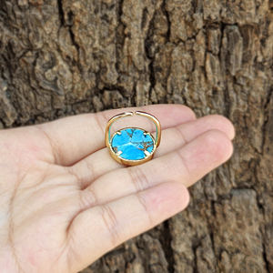 Bague ajustable en laiton plaqué or 18 carats avec pierre précieuse turquoise et cuivre, design à tige ouverte, bijoux contemporains pour cadeau de mariage - Product Image 3