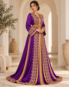 Caftán Marroquí Elegante de Terciopelo Color Ciruela Real con Bordado de Oro y Perlas, Puños Acampanados y Cinturón con Nudo Dorado para Fiestas - Product Image 2