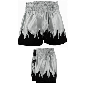 Pantalones cortos de Muay Thai con corte amplio y funcional que favorecen técnicas precisas en las piernas y promueven una presencia estilística fuerte. - Product Image 3