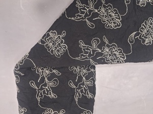 Tela de Chifón Bordada con Hilo Negro y Blanco de Alta Calidad - Material Transparente con Diseño Floral para Vestidos - Product Image 3