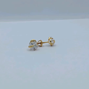 Elegantes Pendientes de Diamantes en Oro de 22K con Engaste Clásico, Joyería Minimalista y Elegante para Mujer, Uso Diario - Product Image 1
