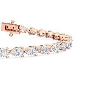 Impresionante Pulsera de Tres Puntas con Diamante Cultivado en Laboratorio en Forma de Pera de 5.23 CTW en Oro Rosa - Product Image 2