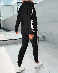 Ensemble de survêtement noir à capuche pour femme avec pantalon de jogging à rayures contrastées, taille élastique, en tissu tricoté mi-lourd, décontracté, pour l'hiver et le sport - Product Image 3