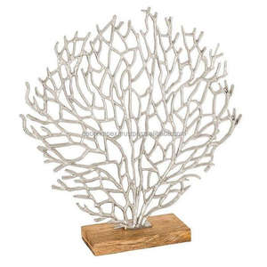 Escultura Decorativa Moderna de Coral en Aluminio Plateado Hecha a Mano con Base de Madera, Pieza Decorativa de Mesa, Diseño Costero - Product Image 1