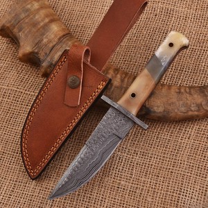 Cuchillo de caza de acero de Damasco con hoja de espiga completa y mango de hueso de camello, 9 pulgadas de largo - Product Image 1