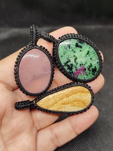 Lote al por mayor de collares de moda con colgantes de macramé de gemas de cristal natural surtido y material de latón de formas mixtas - Product Image 3