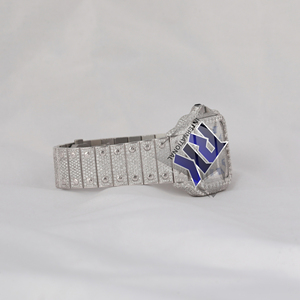 Montre en moissanite fabriquée en Inde, montre-bracelet tendance avec cadran en pierres scintillantes et construction en acier inoxydable durable - Product Image 2
