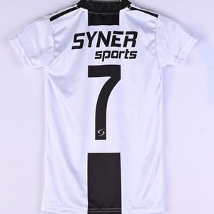 Uniforme de fútbol personalizado de alta calidad para niños Logo personalizado Impreso Poliéster Jersey Shorts Set con nombre personalizado - Product Image 2