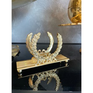Amazing Golden Metal Napkin Holder with Laurel Design Free Standing Table Decorative <b>Stand</b> - Product Image 4