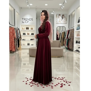 Eleva tu Colección de Ropa Formal para Mujer: Impresionante Bata Larga de Terciopelo Premium que Ofrece una Sensación Natural y Lujosa - Product Image 4