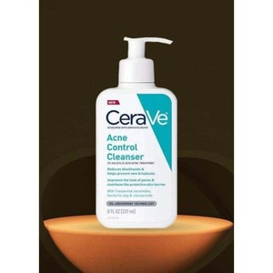 Nettoyant anti-acné CeraVe Premium à l'acide salicylique pour peaux sujettes à l'acné et pour un teint clair et lisse - Product Image 3