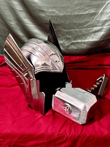 Réplica de Casco de Guerrero Plateado con Martillo |   Armadura de Acero Inoxidable para Cosplay de Personajes de Cine y Televisión, Coleccionable - Product Image 4