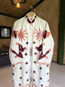 เสื้อแจ็คเก็ตบอมเบอร์ยาวปักลายผ้ากำมะหยี่ถักมือสำหรับผู้หญิง |   เสื้อโค้ทลายปักดอกไม้และนกสไตล์ชาติพันธุ์ |   ชุดเลเยอร์สไตล์โบฮีเมียนสำหรับฤดูหนาว | - Product Image 6