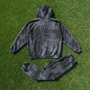 Ensemble survêtement streetwear pour homme, gris anthracite tie-dye, avec sweat à capuche zippé et pantalon large, panneau de manches clouté, personnalisable OEM ODM - Product Image 6