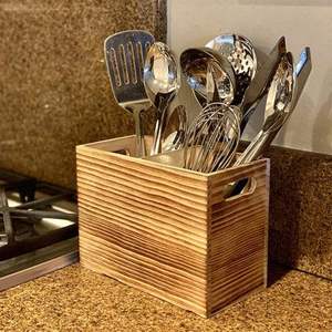 Porte-couverts en bois artisanal pour comptoir de cuisine, au design classique et d'une durabilité longue durée - Product Image 1