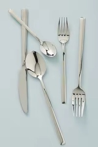Ensemble de couverts en métal moderne, collection élégante de vaisselle en acier inoxydable pour des expériences culinaires contemporaines - Product Image 3