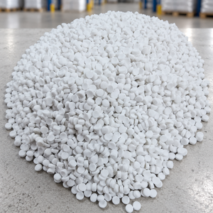 Mejor Precio, Superventas: Carbonato de Calcio en Gránulos (Masterbatch) en Formato Blanco Natural, Materia Prima para Bidones - Product Image 1