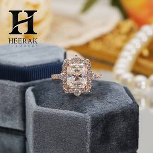 แหวนหมั้นเพชรทรงรัศมี 2 กะรัต เพชรเลี้ยงในห้องปฏิบัติการ ตัวเรือนทอง 14K ประดับเพชรแบบวงแหวนลายดอกไม้ พร้อมใบรับรอง - Product Image 5