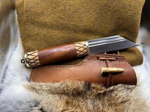 Couteau Viking artisanal, lame en acier carbone, ambidextre, écologique, bois gravé par un artisan, avec étui en cuir - Product Image 2