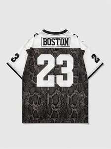 Camiseta de Fútbol Americano Personalizada con Sublimación de Patrón de Serpiente, Cuello en V, Estilo Urbano, Talla Grande, Poliéster, con Número, OEM - Product Image 2