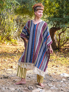 Poncho mexicain tissé à la main, kaftan, cape à capuche, style vintage bohème hippie, motif tribal ethnique géométrique, pull-over surdimensionné unisexe - Product Image 6