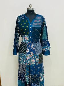 เดรสยาวลายปะติดสีน้ำเงินสำหรับผู้หญิง งานแฮนด์เมดสไตล์อินเดีย แขนยาว ผ้าฝ้ายโบฮีเมียน ดีไซน์กระดุม ชุดลำลอง - Product Image 5