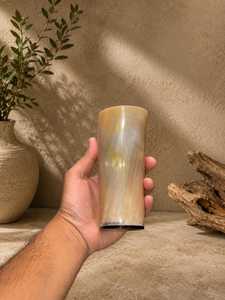Verres à boire en corne de buffle naturelle, faits à la main – Vaisselle de bar bio - Product Image 2