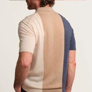 Camiseta de Manga Corta para Hombre, Cuello Alto, Bloques de Color, Tejido de Punto, Corte Regular, Casual, Holgada, Transpirable, 100% Algodón, Beige Marino - Product Image 1