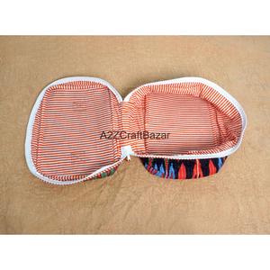 ชุดกระเป๋าเครื่องสำอางลายดอกไม้สีเหลืองพิมพ์ลายสกรีน 3 ชิ้น ยี่ห้อ Quince Life Cotton Quilted Casual รุ่น Heartbeat - Product Image 5