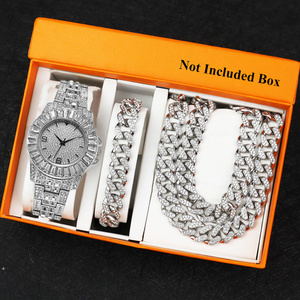 Montre à quartz ronde pour femme L2 avec accents en cristal, bracelet en acier inoxydable et boîtier en alliage de zinc - Product Image 3