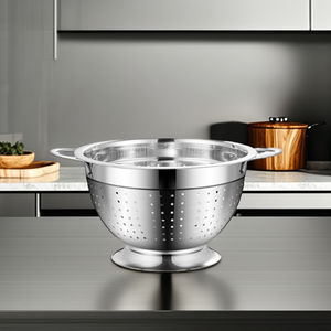 La construcción robusta y de alta demanda hace que las coladores metálicos sean ideales para alimentos pesados como patatas, pasta y legumbres remojadas. - Product Image 1