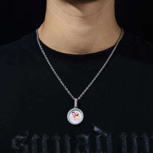 Collier pendentif photo personnalisé en argent 925 et moissanite, finition plaquée or massif, gravable, cadeau pour elle - Product Image 3