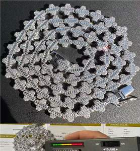 Collier tennis de luxe unisexe en forme de trèfle, serti de zircone cubique taille baguette, avec chaîne à maillons en argent - Product Image 4