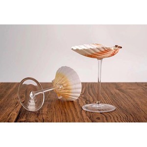 Fabulosa copa de vino con forma de concha marina, ideal para bodas, fiestas, aniversarios y otras celebraciones especiales. - Product Image 1