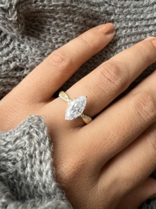 แหวนทองโมอิสซาไนต์สุดหรูสำหรับผู้หญิง แหวนหมั้นทอง 18K/14K เพชรเจียระไนแบบบริลเลียนท์ แหวนแต่งงานแบบทางเลือกแทนเพชร - Product Image 3